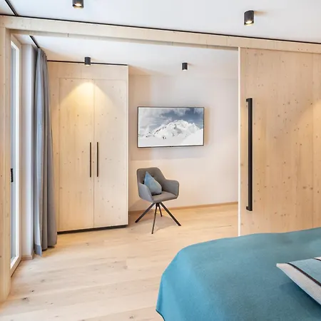 Sonne Aparthotel 4*