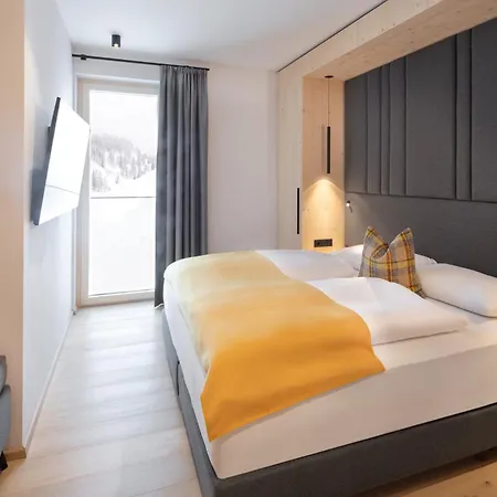Sonne Aparthotel 4*